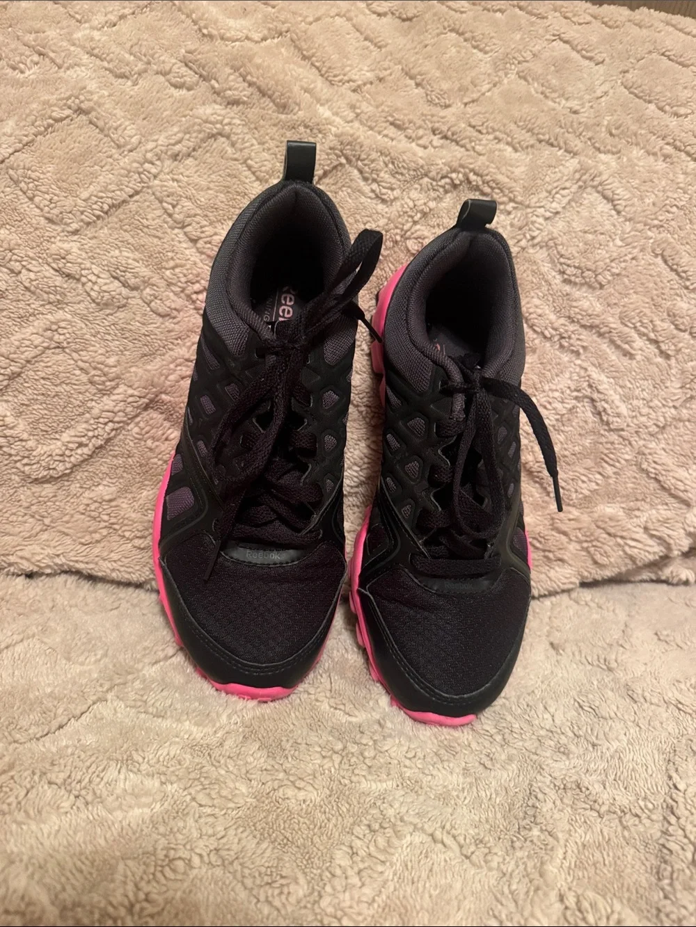 Reebok Women’s Black & Hot Pink Athletic Shoes